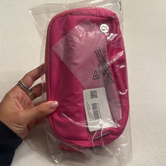 50. NWT Lululemon Sonic Pink Belt Bag - Picture 2 of 3